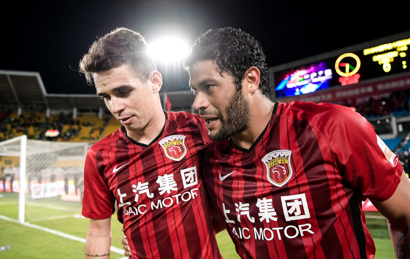 爱游戏官方网站-西汉姆发布备战花絮，今晨内部沟通，社区盾任务艰巨，官宣口径保持一致(西汉姆联首发)