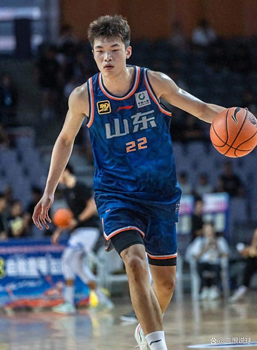 ayx-山东男篮训练开放日；今晚外线爆发引欢呼；德国杯在即；高层口径保持一致(山东高速男篮对美国探险者的比赛视频)