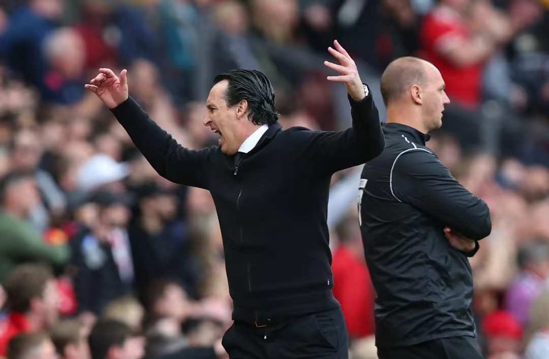 爱游戏平台-包含清晨曼联调整名单以备NBA季后赛；止住颓势环节打磨；气氛紧张；资深球员宣示担当的词条