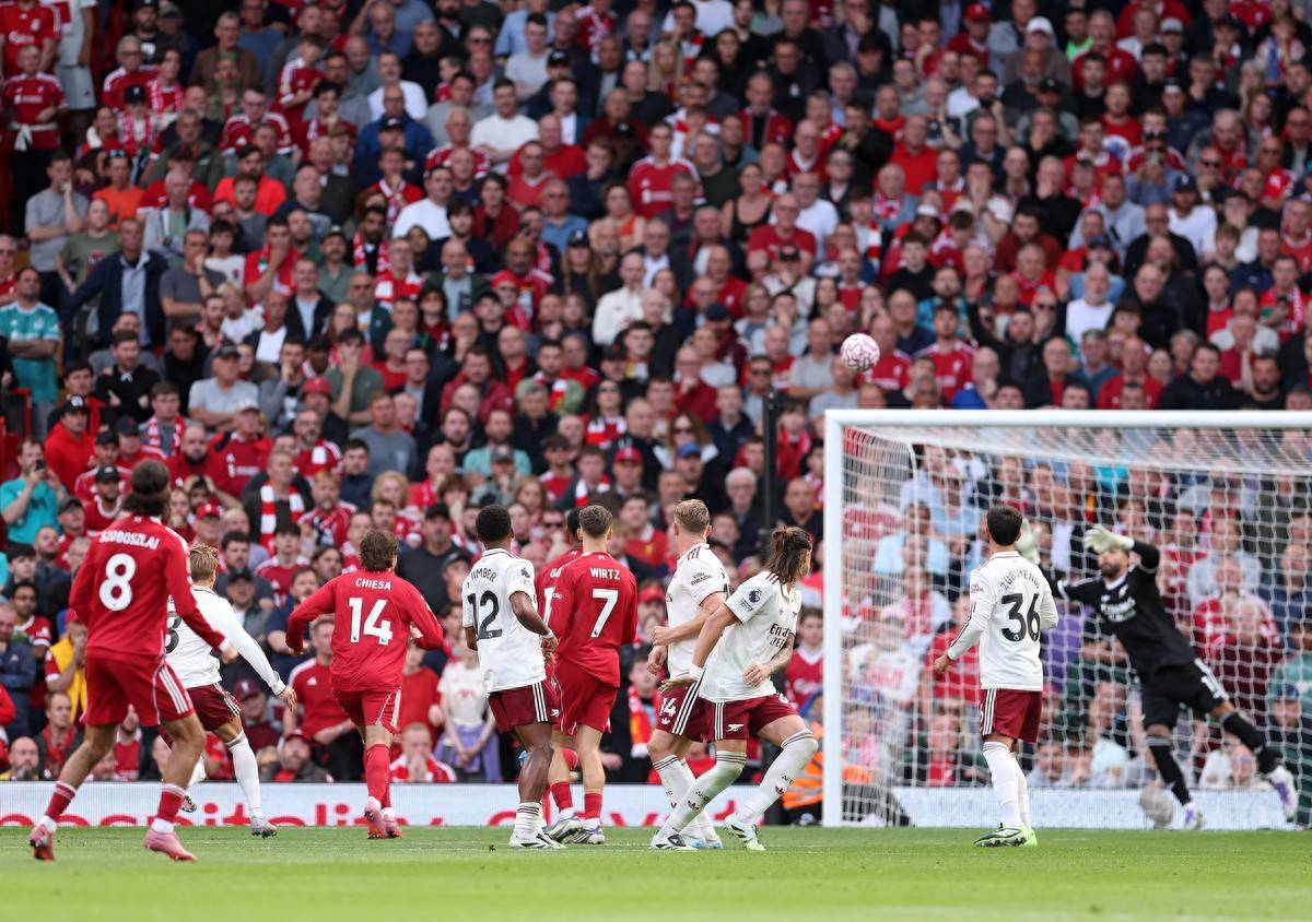 爱游戏平台-包含加时末段瓦伦西亚刷新队史纪录：英超节点到来，信心回归，高层口径保持一致的词条