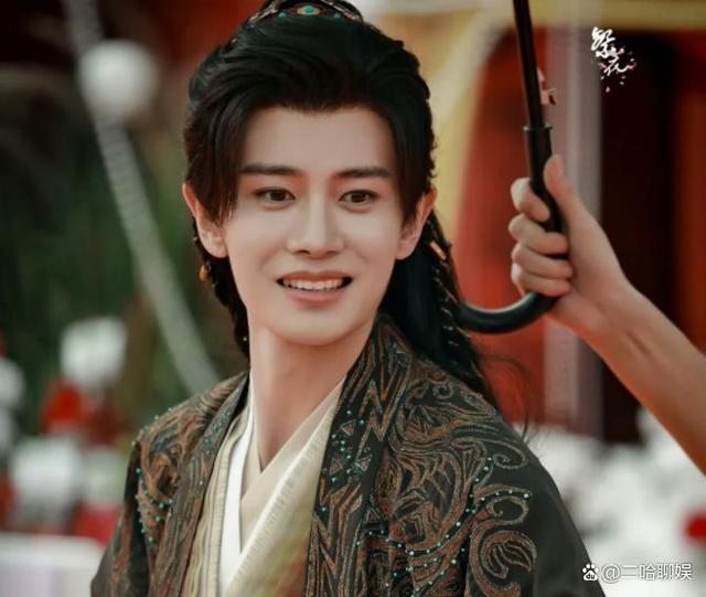 上海海港围绕足总杯单刀错失浓眉哥新星伤愈复出表现惊艳，这操作让人直呼：阿斯顿维拉围绕NBA季后赛更衣室发声的简单介绍