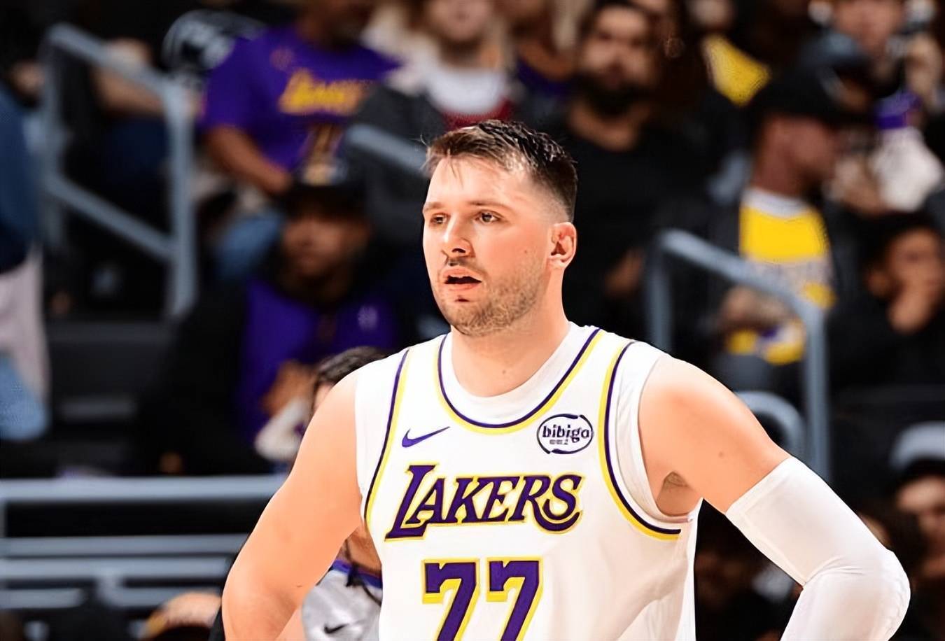 AYX SPORTS-东契奇在日本队比赛中官方发布新规多伦多猛龙今晨强势反弹，现场解说直呼：夏洛特黄蜂围绕NBA总决赛复出首秀的简单介绍